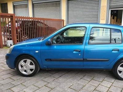 Usato 2004 Renault Clio II 1.5 Diesel 82 CV (2.499 €)