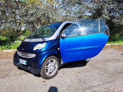 Usato 2004 Smart ForTwo Coupé 0.7 Benzin 61 CV (2.749 €)