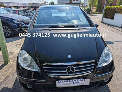 Usato 2005 Mercedes 200 2.0 Benzin 136 CV (4.400 €)