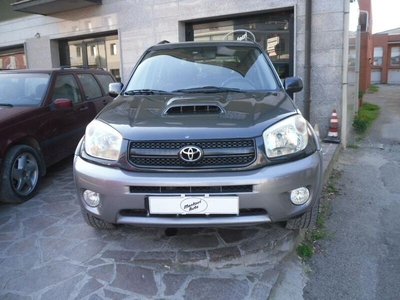 Usato 2005 Toyota RAV4 2.0 Diesel 116 CV (4.500 €)