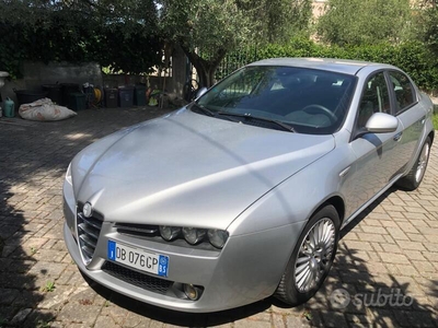 Usato 2006 Alfa Romeo 159 Diesel (2.000 €)