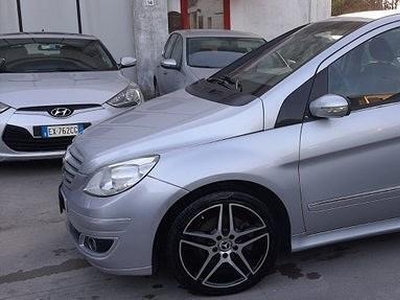 Usato 2006 Mercedes 200 Diesel (4.299 €)