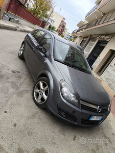 Usato 2006 Opel Astra 1.7 Diesel 101 CV (2.000 €)