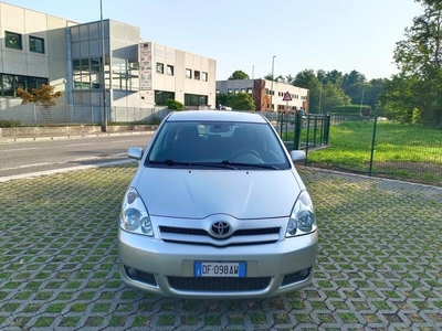 Usato 2006 Toyota Corolla Verso 1.8 Benzin 129 CV (4.900 €)