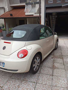 Usato 2006 VW Beetle 1.6 Benzin 102 CV (11.500 €)