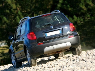 Usato 2007 Fiat Sedici 1.6 Benzin 107 CV (6.999 €)