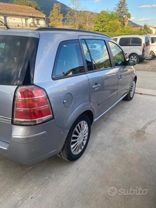 Usato 2007 Opel Zafira 1.9 Diesel 120 CV (2.300 €)