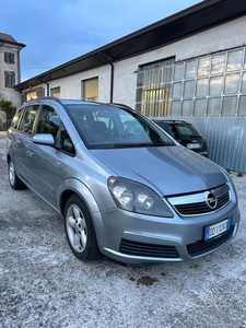 Usato 2007 Opel Zafira 1.9 Diesel 120 CV (2.400 €)