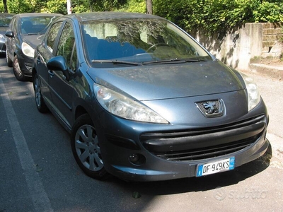 Usato 2007 Peugeot 207 Benzin (4.000 €)