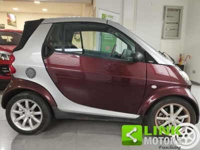 Usato 2007 Smart ForTwo Cabrio 0.7 Benzin 61 CV (3.000 €)