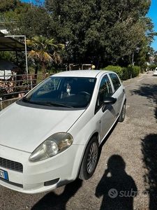 Usato 2008 Fiat Grande Punto 1.4 Benzin 77 CV (5.300 €)