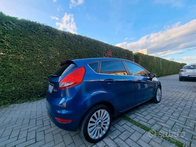 Usato 2008 Ford Fiesta 1.2 Benzin 75 CV (5.900 €)