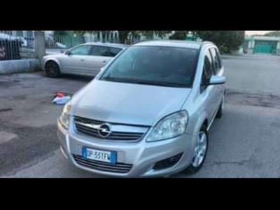 Usato 2008 Opel Zafira 1.9 Diesel 150 CV (4.500 €)