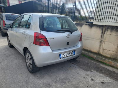 Usato 2008 Toyota Yaris 1.4 Diesel 75 CV (4.800 €)