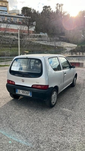 Usato 2009 Fiat 600 1.1 Benzin 54 CV (3.200 €)
