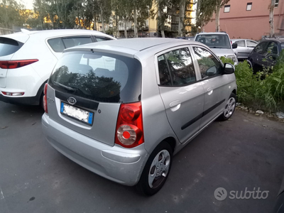 Usato 2009 Kia Picanto Benzin (2.600 €)