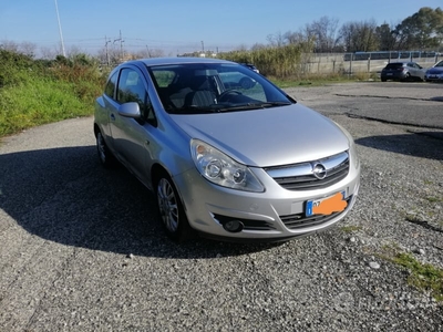 Usato 2009 Opel Corsa 1.2 Benzin 45 CV (3.000 €)