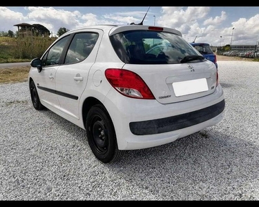 Usato 2009 Peugeot 207 1.4 Benzin 95 CV (4.500 €)
