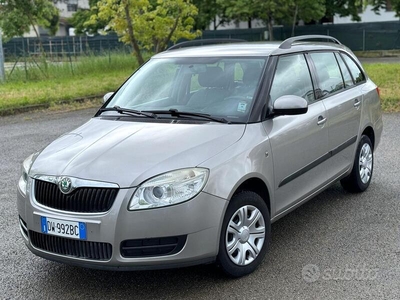 Usato 2009 Skoda Fabia 1.2 Benzin 69 CV (3.200 €)