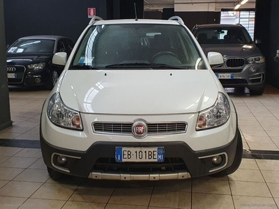 Usato 2010 Fiat Sedici 1.6 Benzin 120 CV (6.490 €)