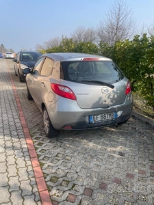 Usato 2010 Mazda 2 1.3 Benzin 75 CV (2.000 €)