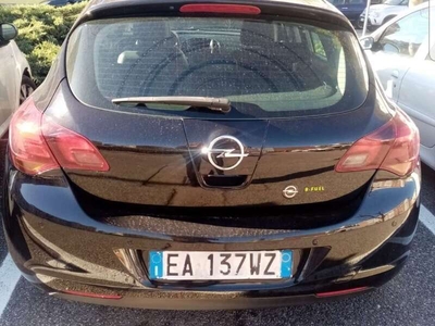 Usato 2010 Opel Astra 1.6 Benzin 116 CV (5.990 €)