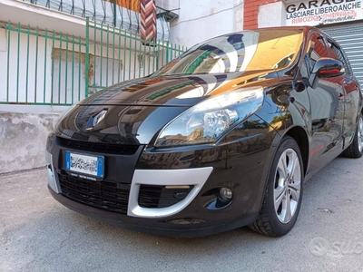 Usato 2010 Renault Scénic III 1.5 Diesel 110 CV (7.999 €)