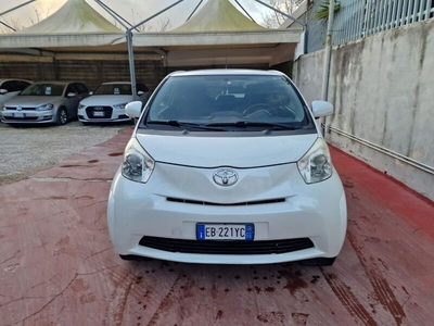 Usato 2010 Toyota iQ 1.0 Benzin 68 CV (6.300 €)