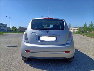 Usato 2011 Lancia Ypsilon 1.2 Benzin 69 CV (4.300 €)