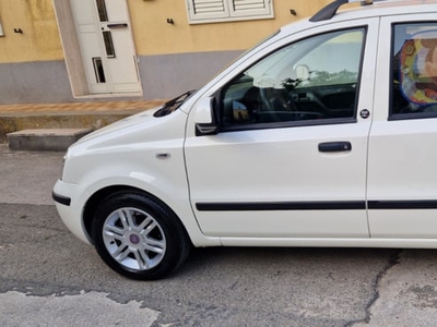 Usato 2012 Fiat Panda 1.2 Benzin 69 CV (5.200 €)