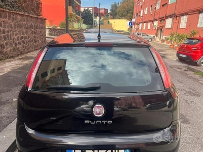 Usato 2012 Fiat Punto Benzin (3.000 €)