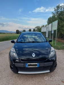 Usato 2012 Renault Clio 1.1 Benzin 75 CV (5.000 €)