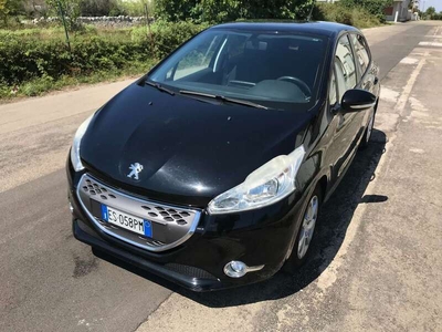 Usato 2013 Peugeot 208 1.4 Diesel 68 CV (6.400 €)