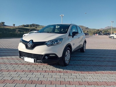 Usato 2014 Renault Captur 0.9 Benzin 90 CV (9.500 €)