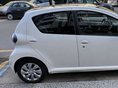 Usato 2014 Toyota Aygo 1.0 Benzin 68 CV (6.500 €)