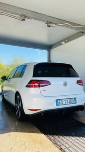 Usato 2014 VW Golf VII 2.0 Benzin 230 CV (17.000 €)