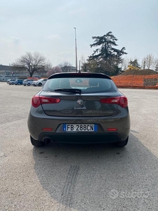 Usato 2015 Alfa Romeo Giulietta 1.6 Diesel 120 CV (9.800 €)