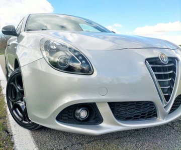 Usato 2015 Alfa Romeo Giulietta 2.0 Diesel 175 CV (13.500 €)