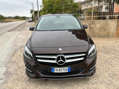 Usato 2015 Mercedes B180 1.5 Diesel 109 CV (11.300 €)