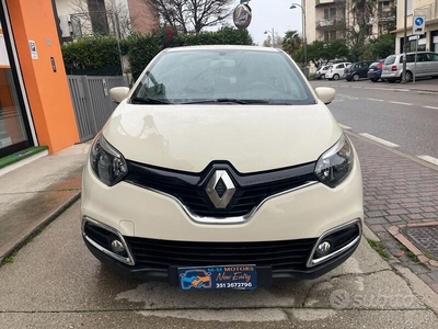 Usato 2015 Renault Captur 1.5 Diesel 90 CV (8.290 €)