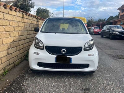 Usato 2016 Smart ForTwo Coupé 1.0 Benzin 71 CV (9.900 €)