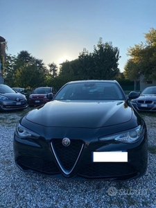 Usato 2017 Alfa Romeo Giulia 2.1 Diesel 180 CV (17.000 €)