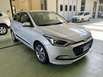 Usato 2017 Hyundai i20 1.2 Benzin 84 CV (9.900 €)
