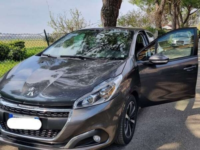 Usato 2019 Peugeot 208 1.2 Benzin 83 CV (11.500 €)