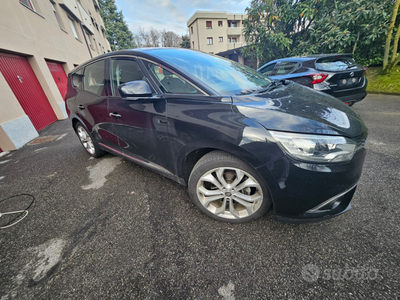 Usato 2019 Renault Grand Scénic IV 1.7 Diesel 120 CV (13.000 €)