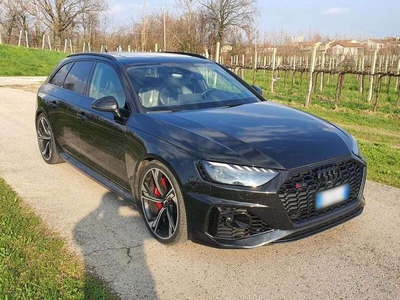 Usato 2020 Audi RS4 2.9 Benzin 450 CV (69.000 €)