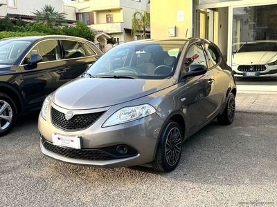 Usato 2020 Lancia Ypsilon 1.2 Benzin 69 CV (11.899 €)