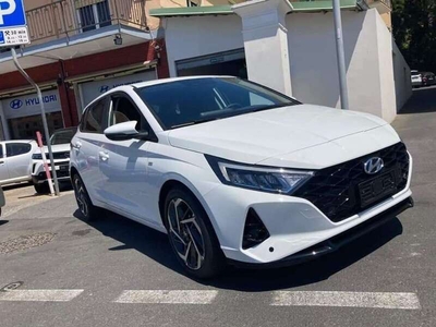 Usato 2021 Hyundai i20 1.0 El_Benzin 101 CV (16.900 €)