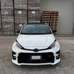 Usato 2021 Toyota Yaris 1.6 Benzin 261 CV (39.500 €)