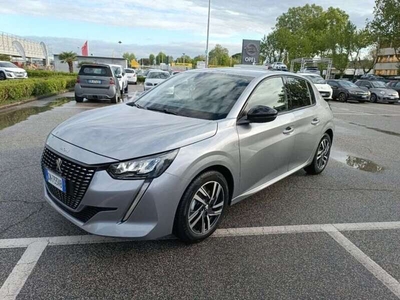 Usato 2023 Peugeot 208 1.2 Benzin 101 CV (18.900 €)